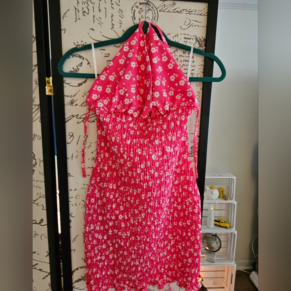 Chic Pink and White Floral Dress